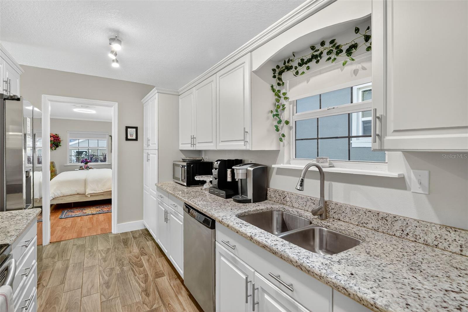 418 10th, Mount Dora, FL 32757