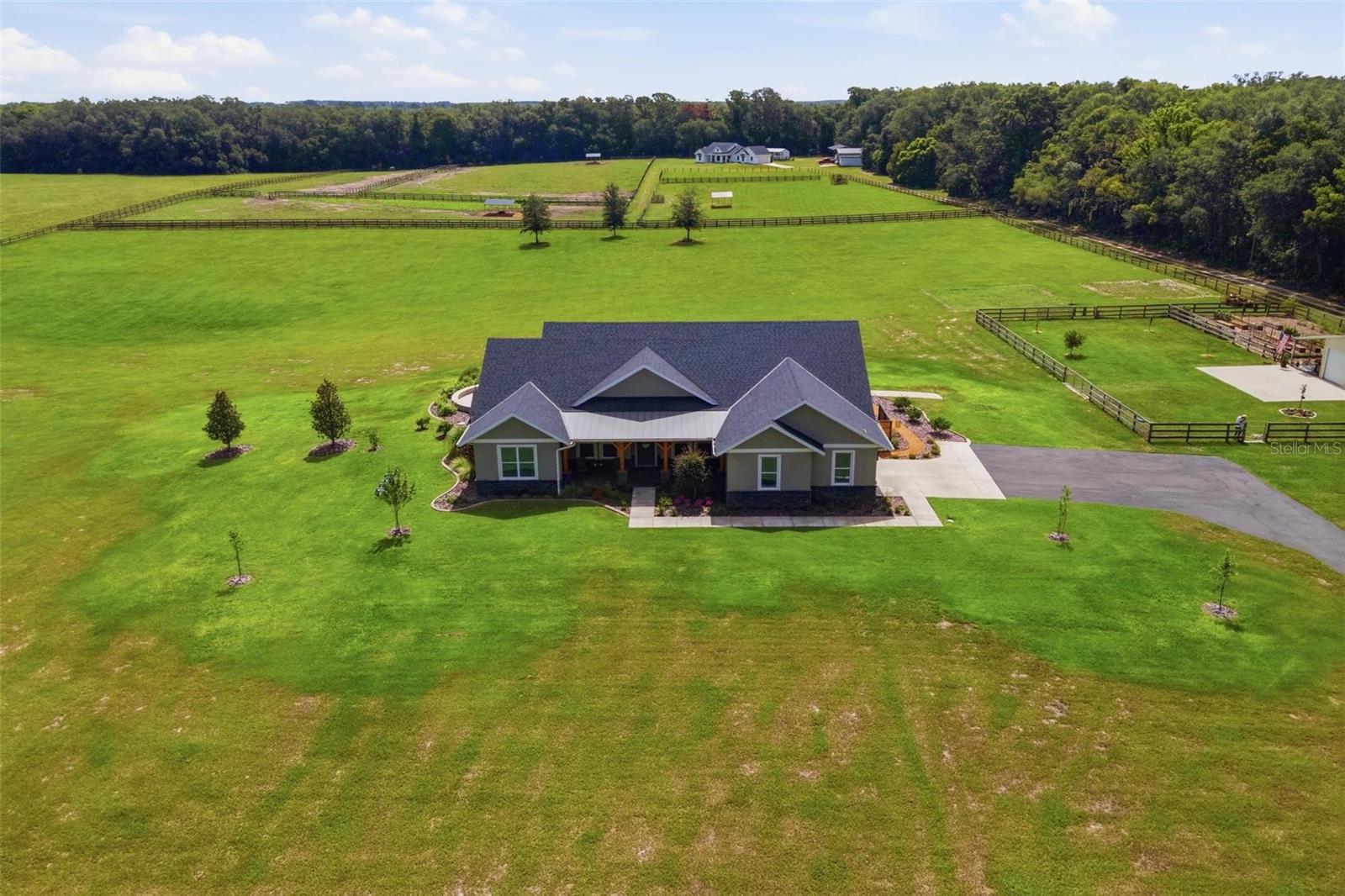 16241 150th, Weirsdale, FL 32195