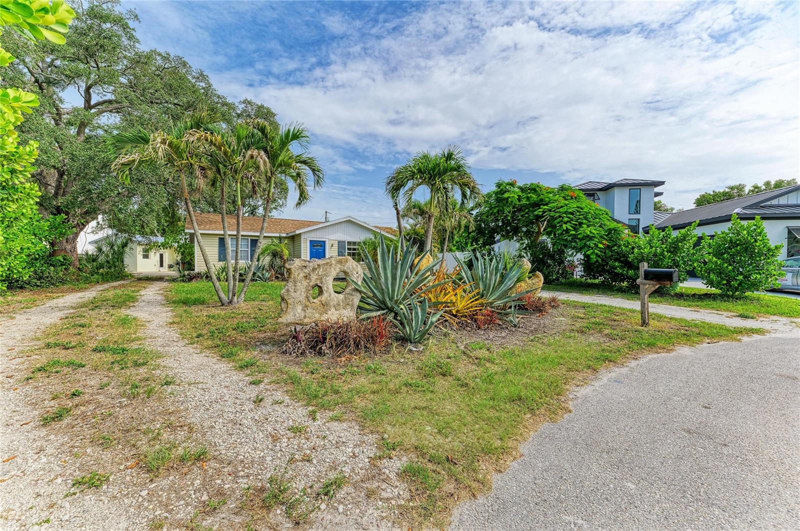 1300 Loma Linda, Sarasota, FL 34239