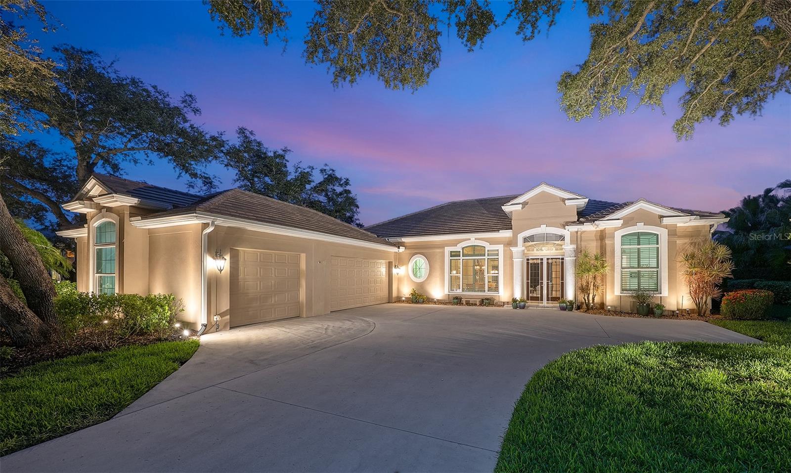 11 Cayman Isles, Englewood, FL 34223