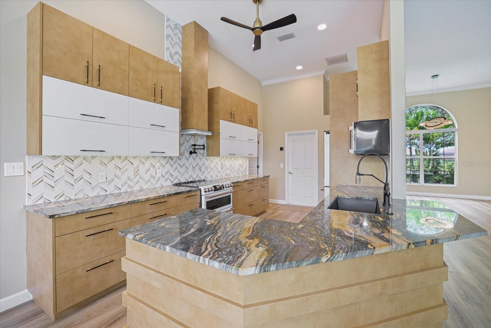 567 Lake of the Woods, Venice, FL 34293