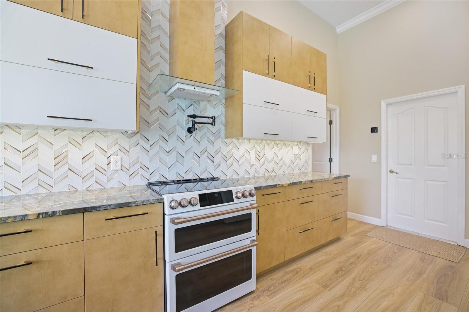 567 Lake of the Woods, Venice, FL 34293