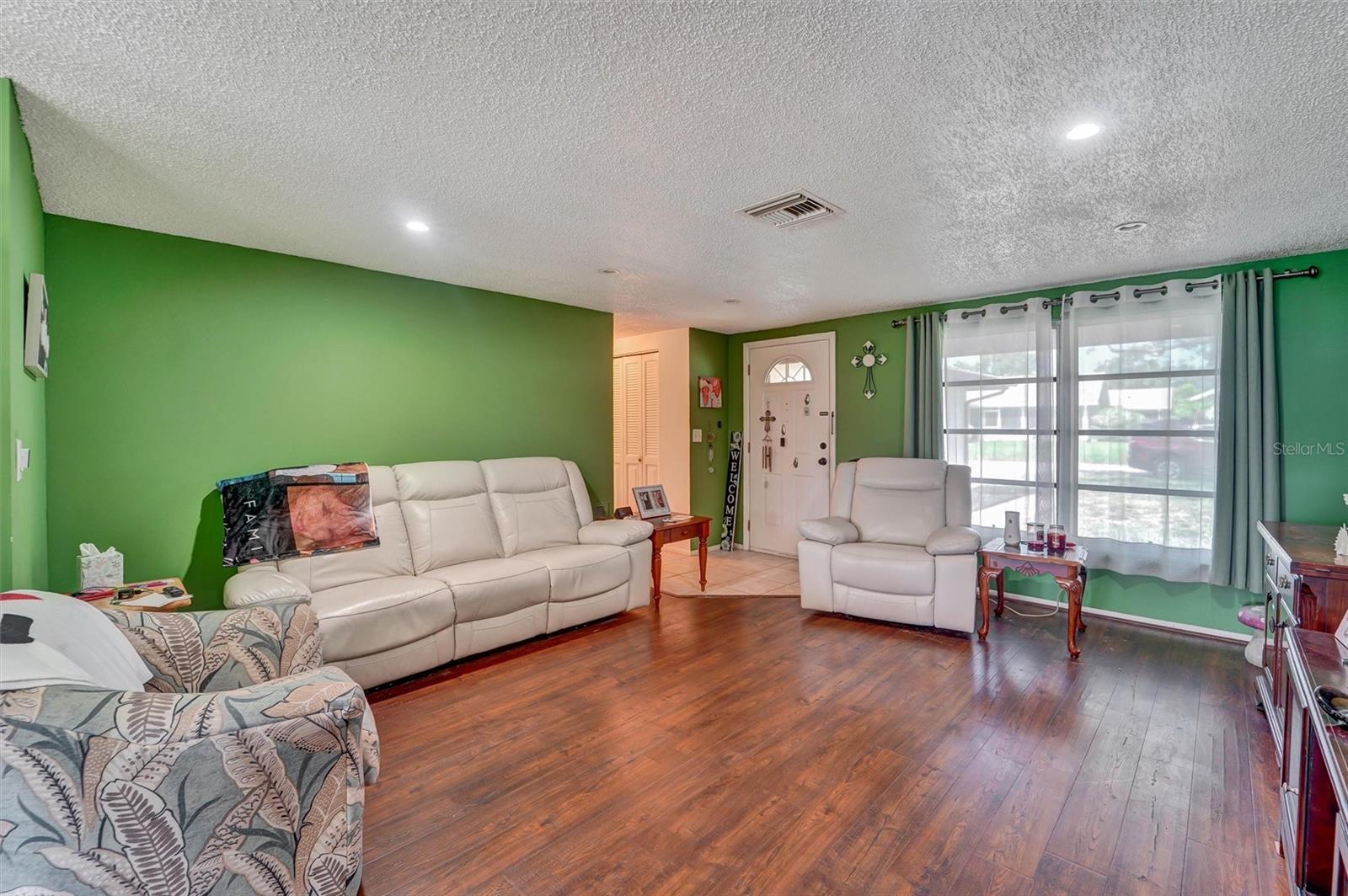 10800 Los Santos, Port Richey, FL 34668