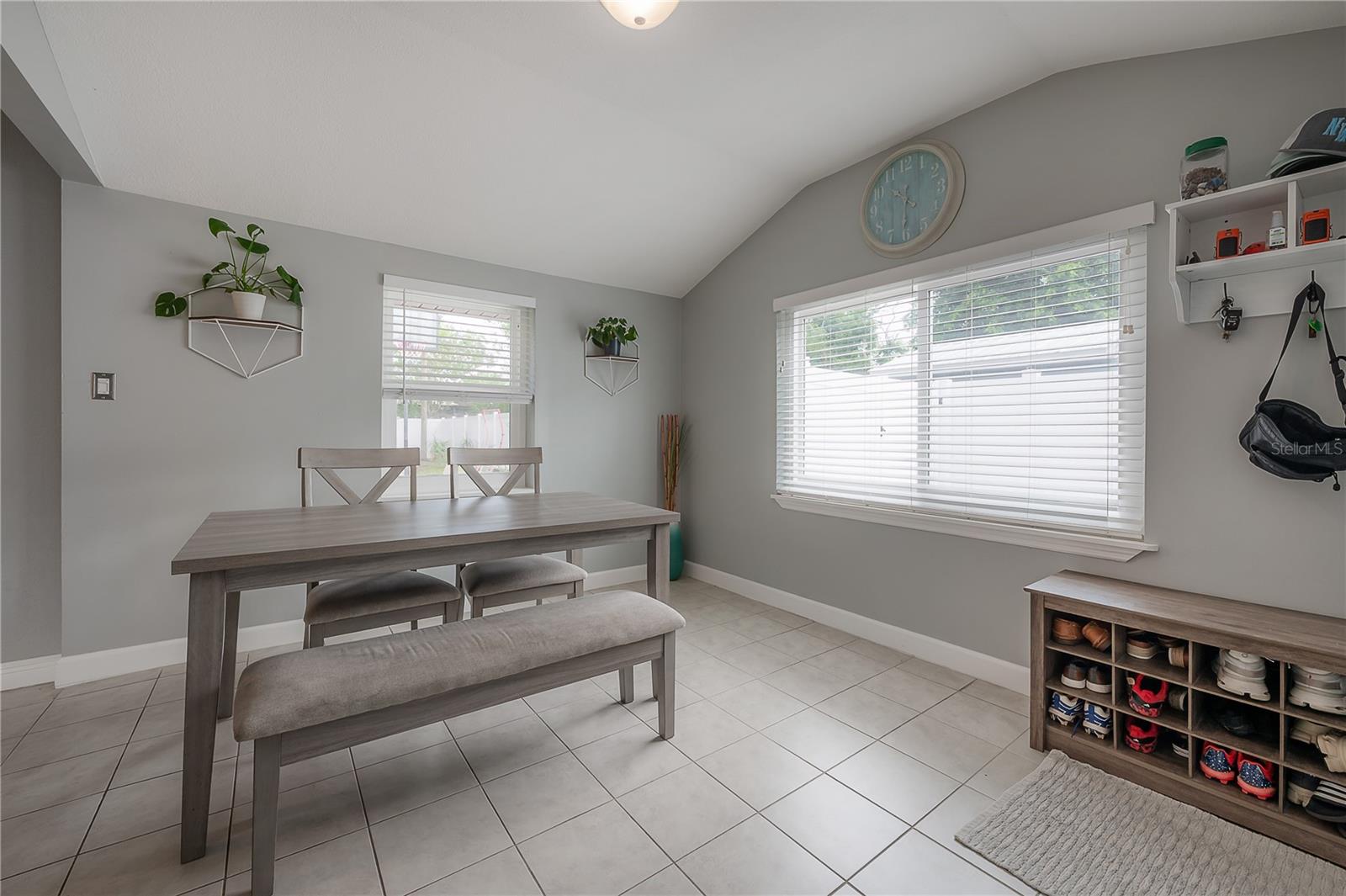 5937 13th, St Petersburg, FL 33710