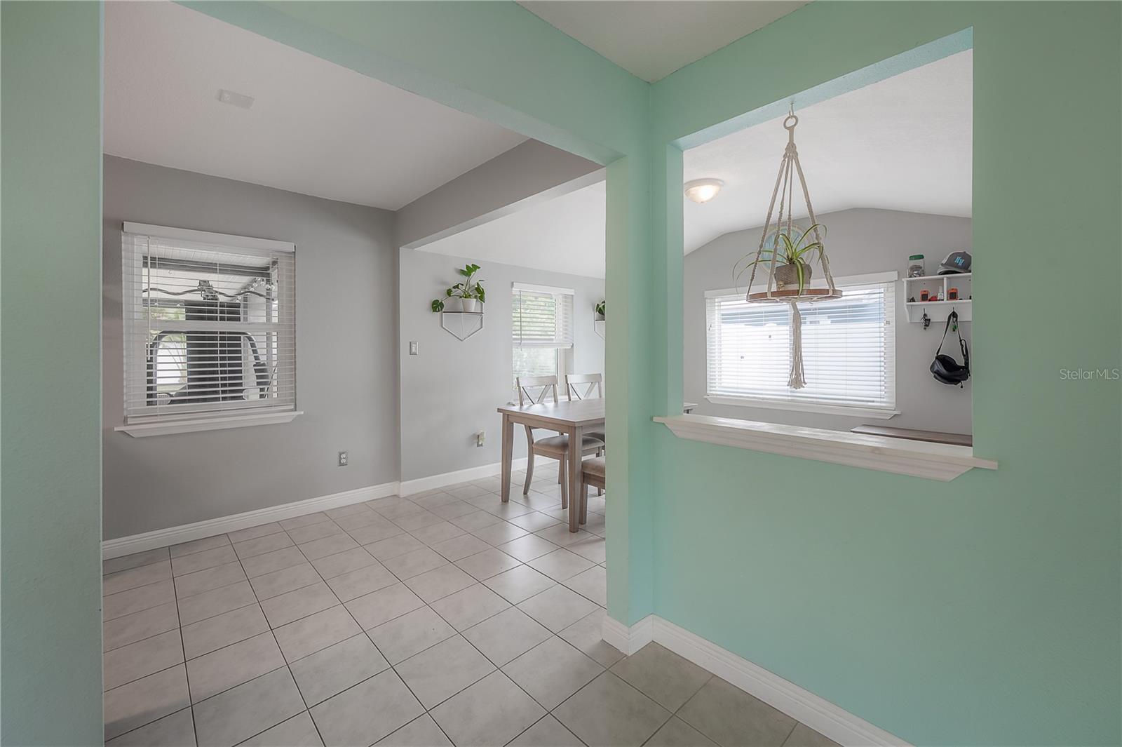 5937 13th, St Petersburg, FL 33710