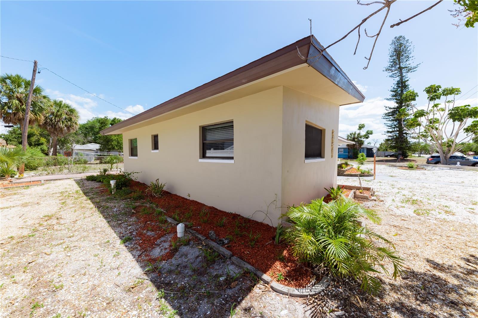 4946 Dr Martin Luther King Jr, St Petersburg, FL 33705