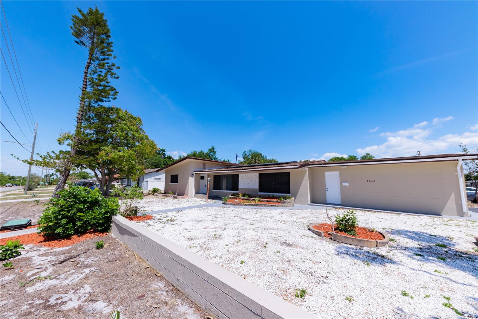4946 Dr Martin Luther King Jr, St Petersburg, FL 33705