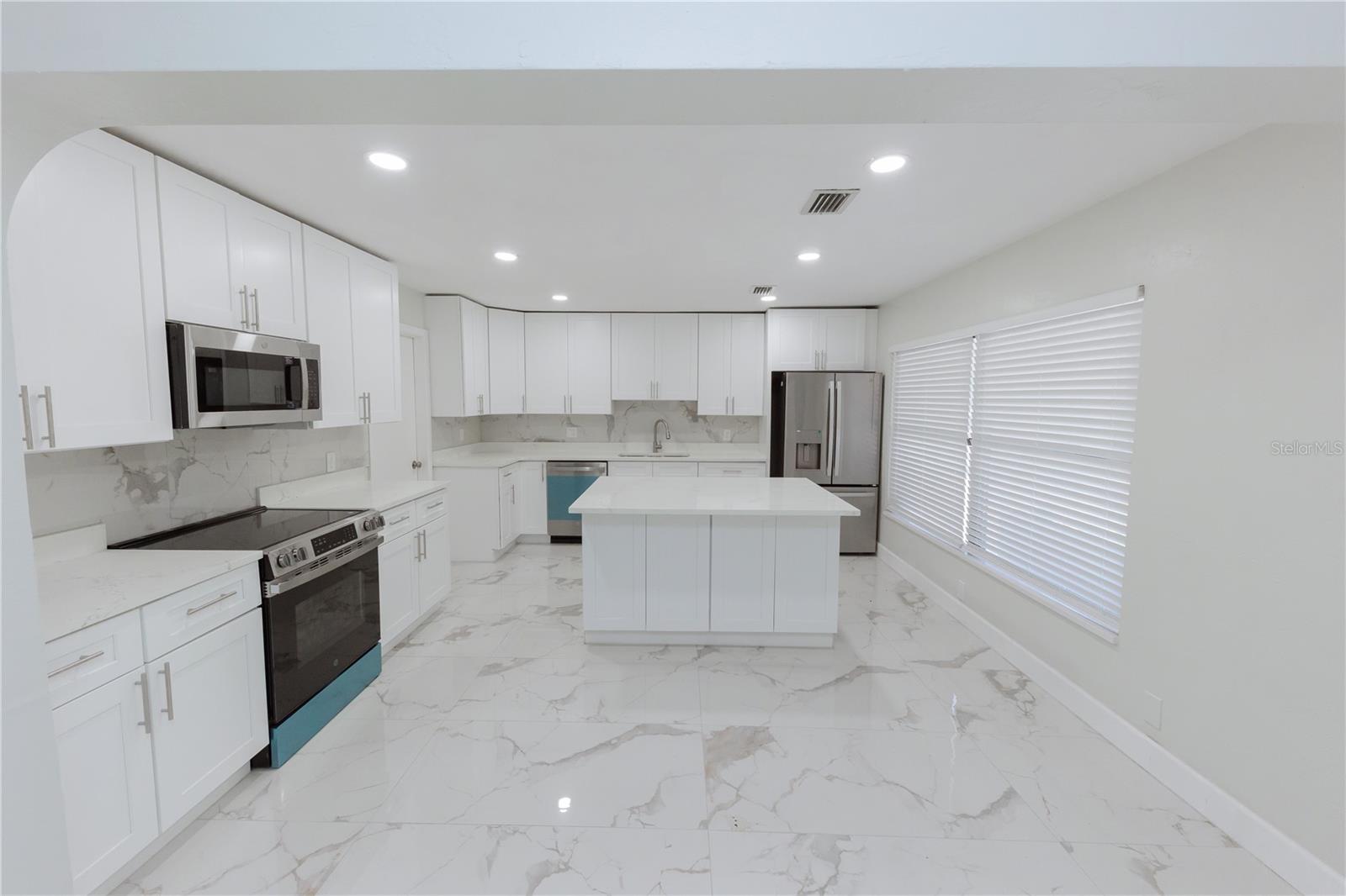 4946 Dr Martin Luther King Jr, St Petersburg, FL 33705