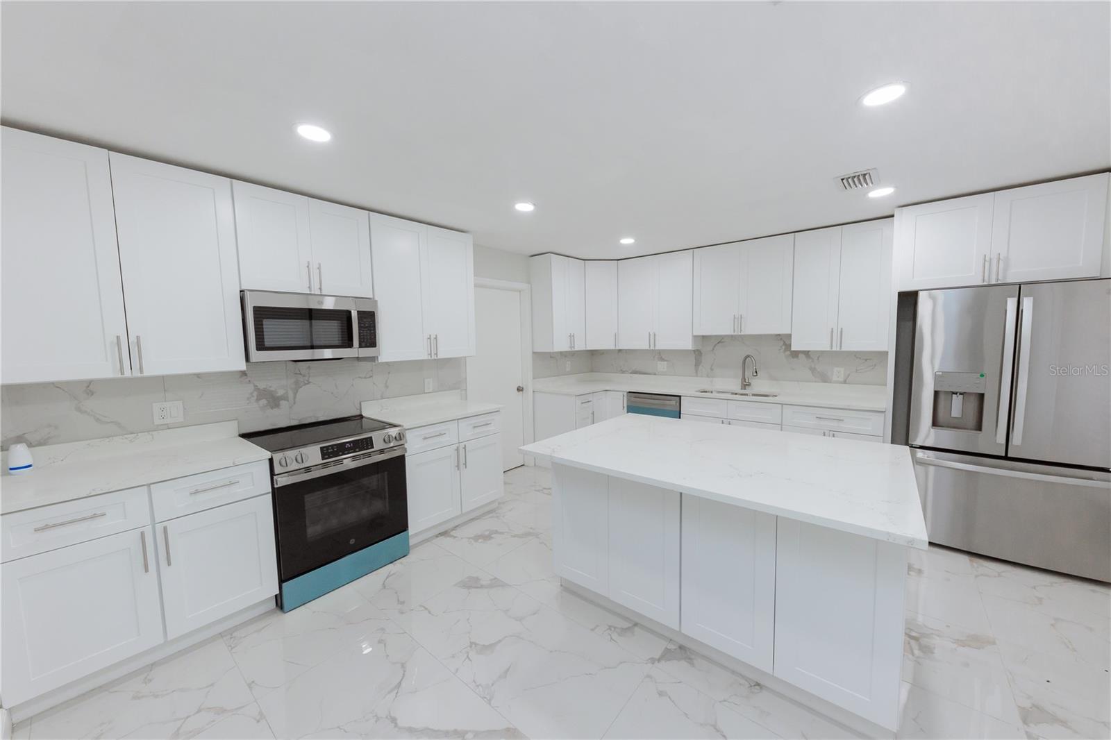 4946 Dr Martin Luther King Jr, St Petersburg, FL 33705