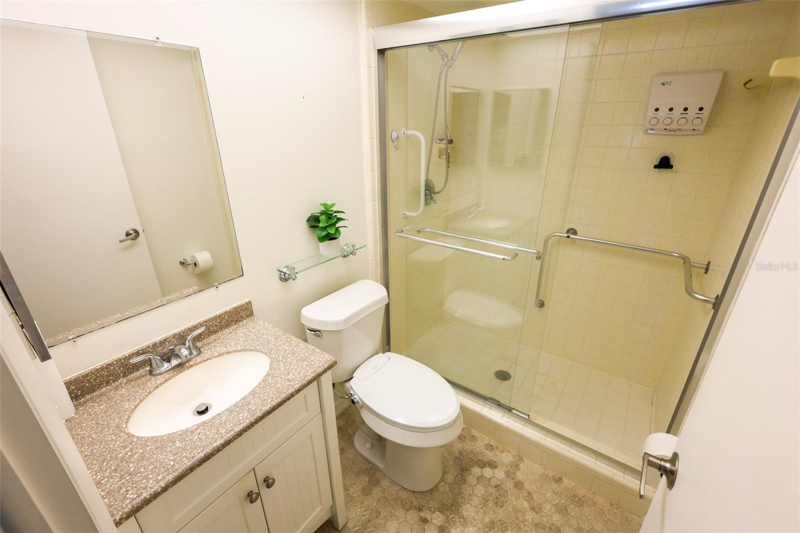 1235 Highland Unit 4-306, Clearwater, FL 33756