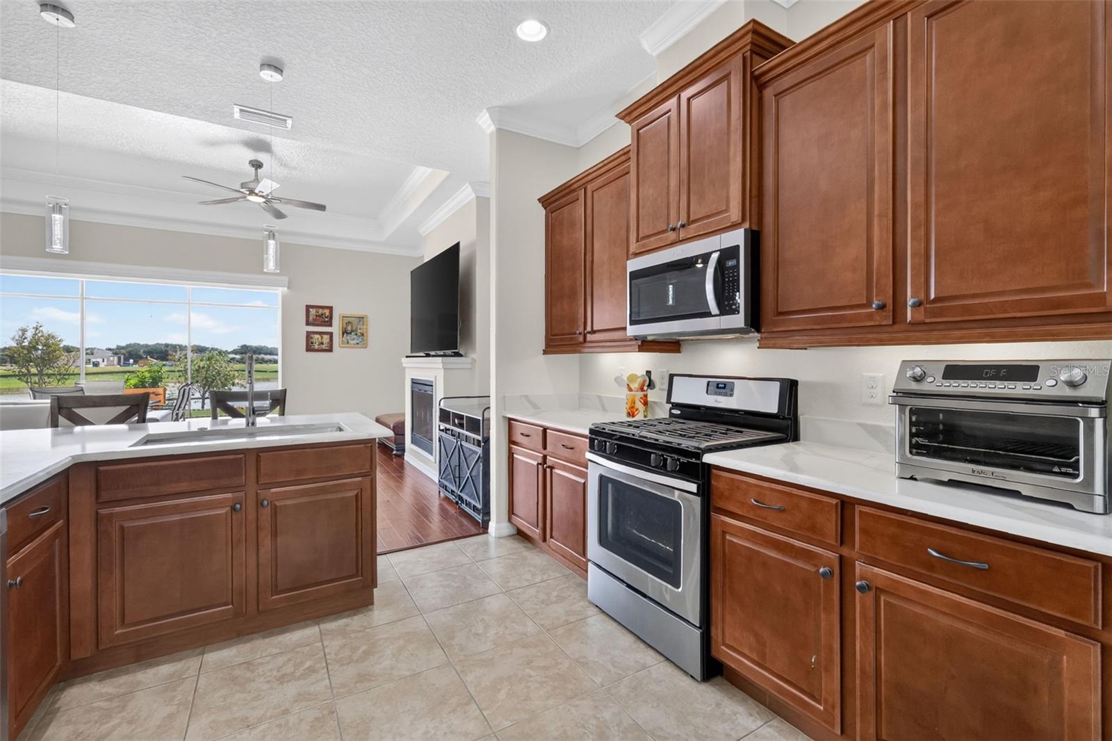 8716 Bridgeport Bay, Mount Dora, FL 32757