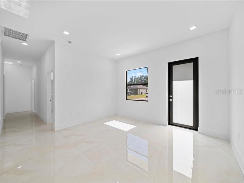 1305 Mcarthur, Lehigh Acres, FL 33972