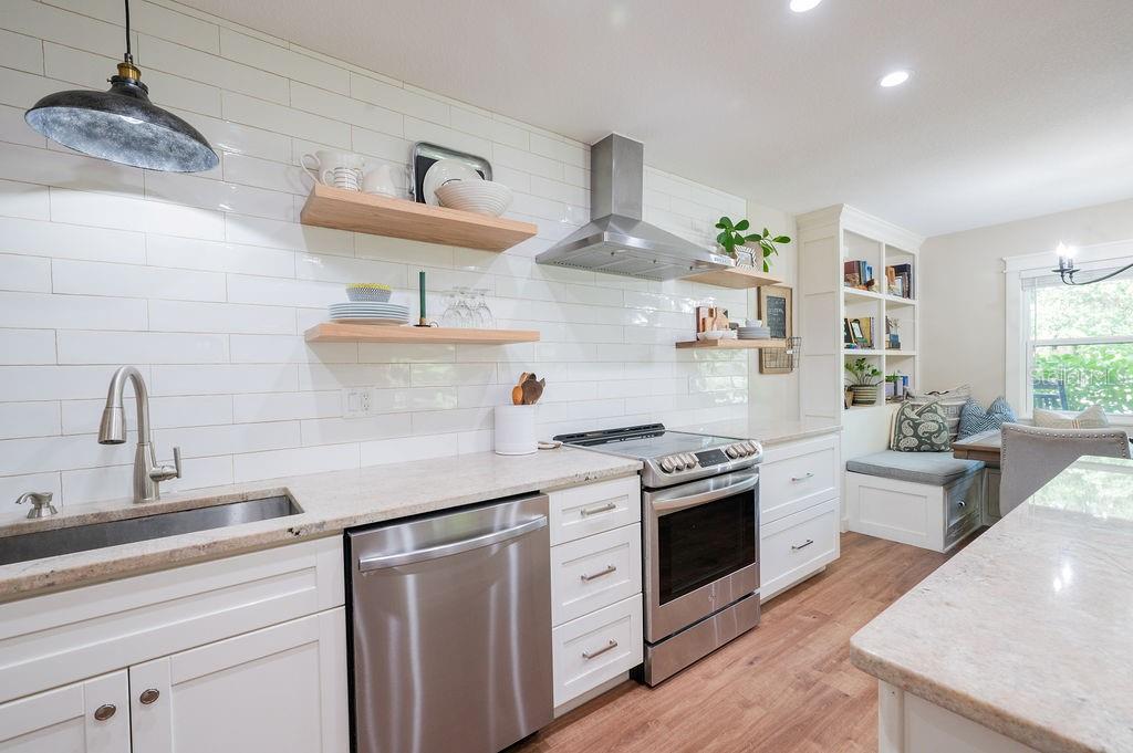 216 18th, Bradenton, FL 34208