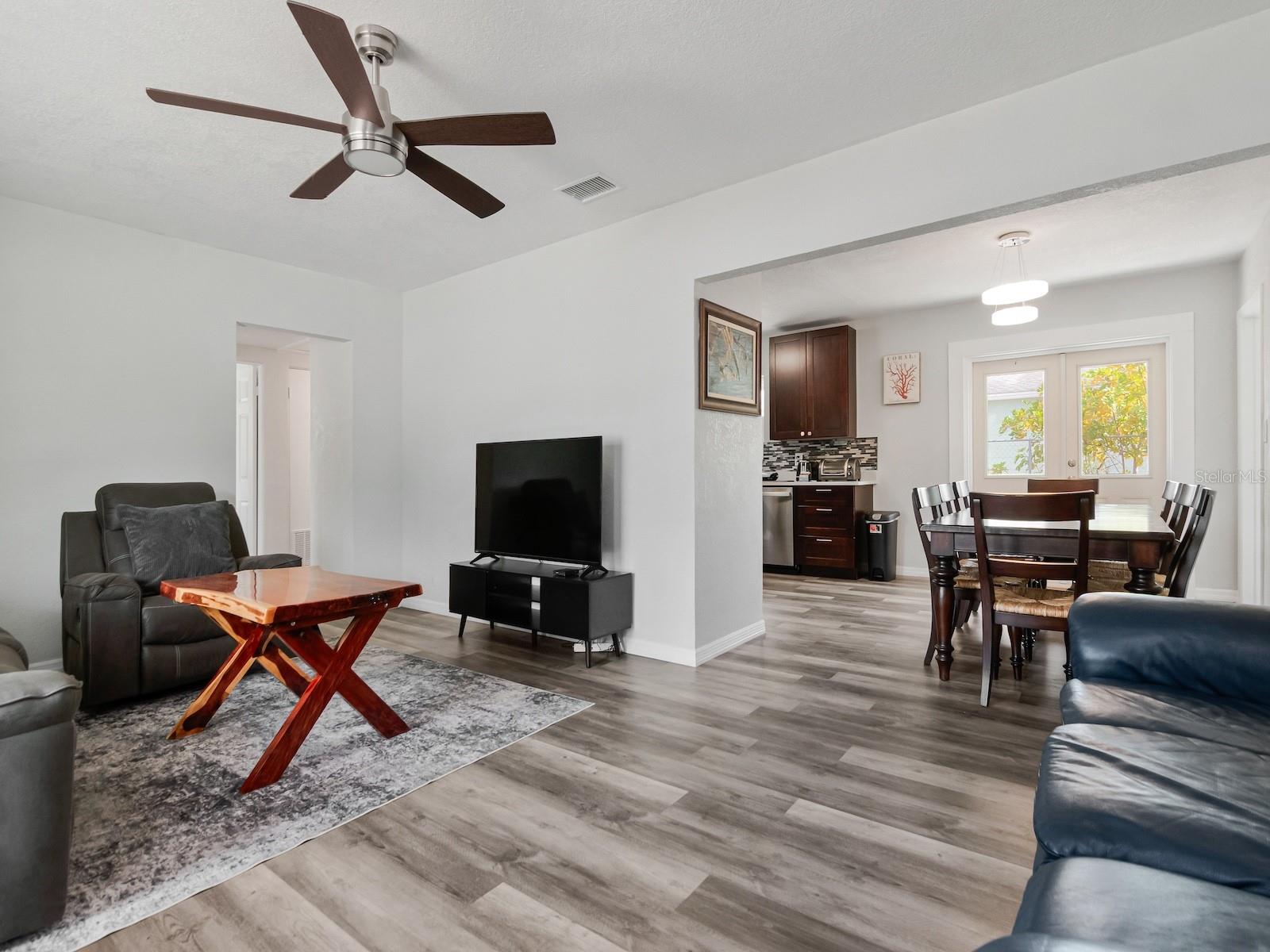 5939 9th, Gulfport, FL 33707