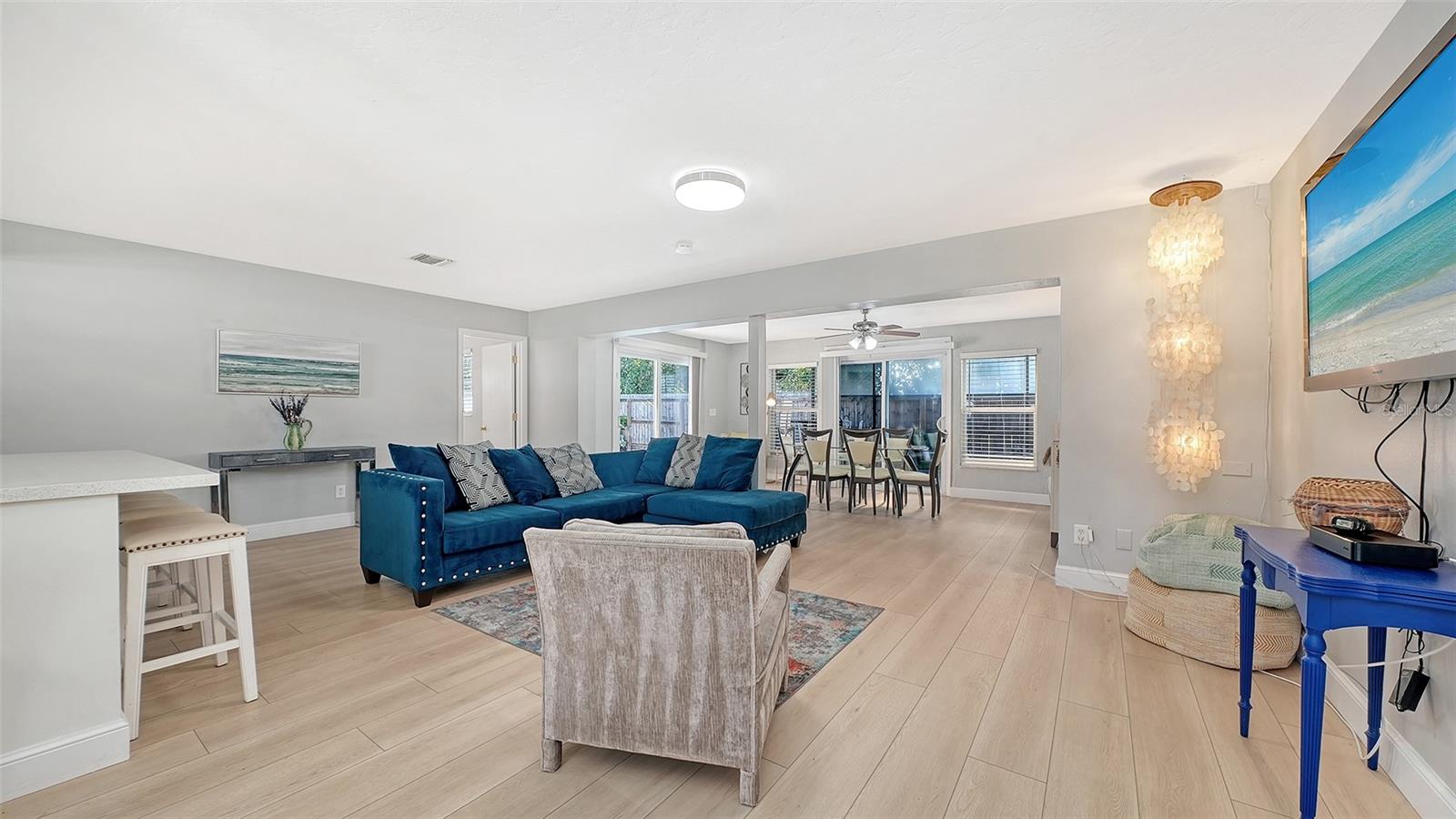 6515 Colonial, Sarasota, FL 34231