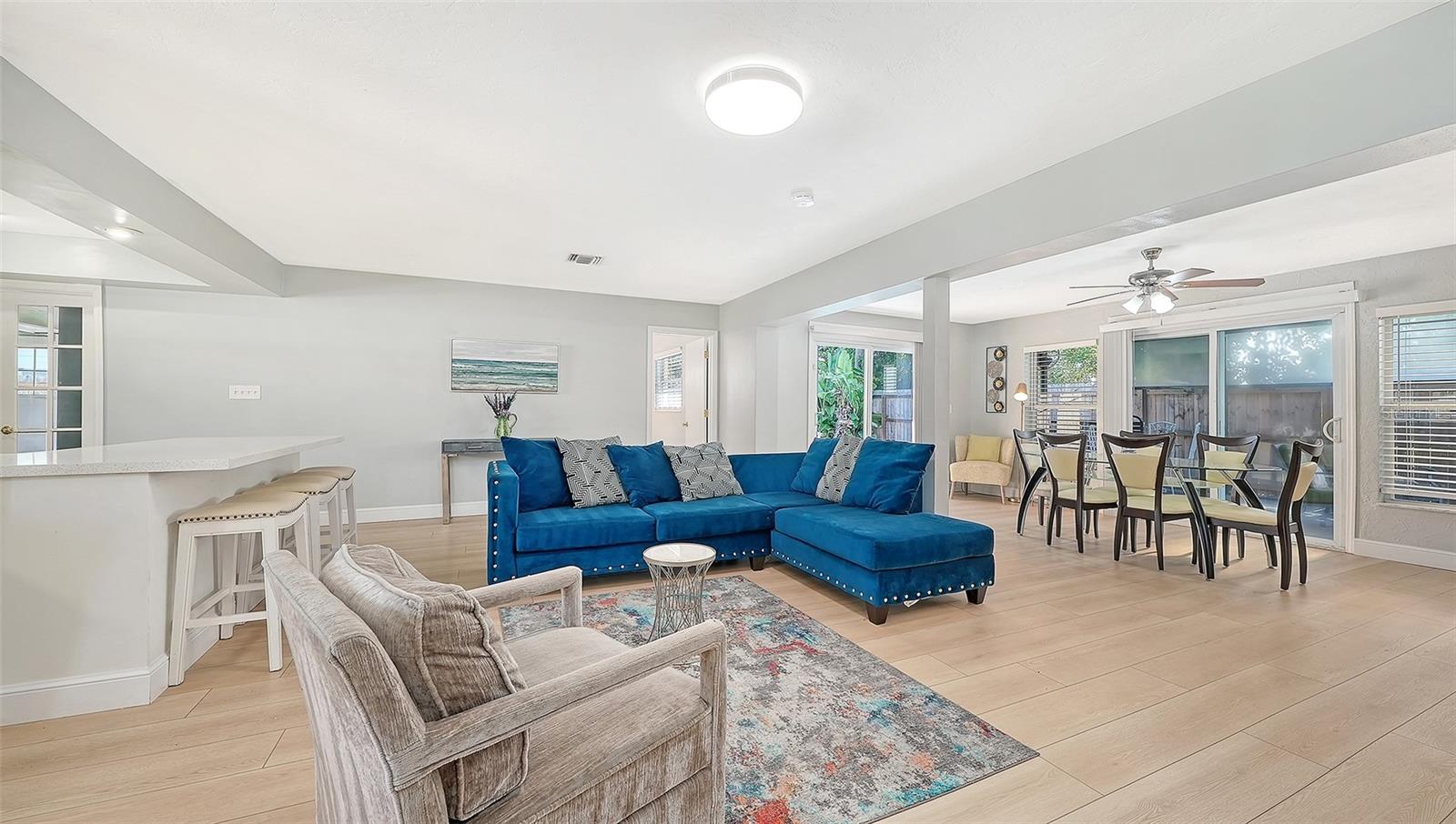 6515 Colonial, Sarasota, FL 34231