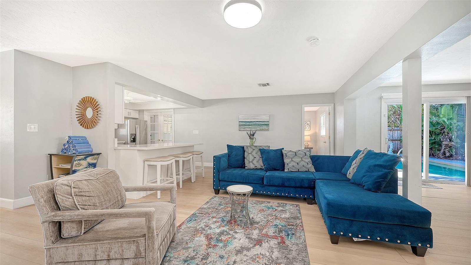 6515 Colonial, Sarasota, FL 34231