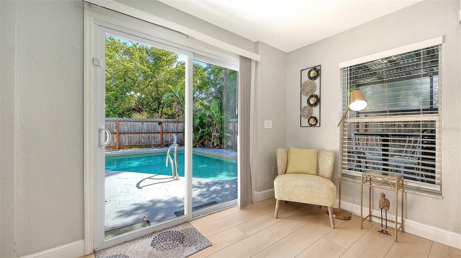 6515 Colonial, Sarasota, FL 34231