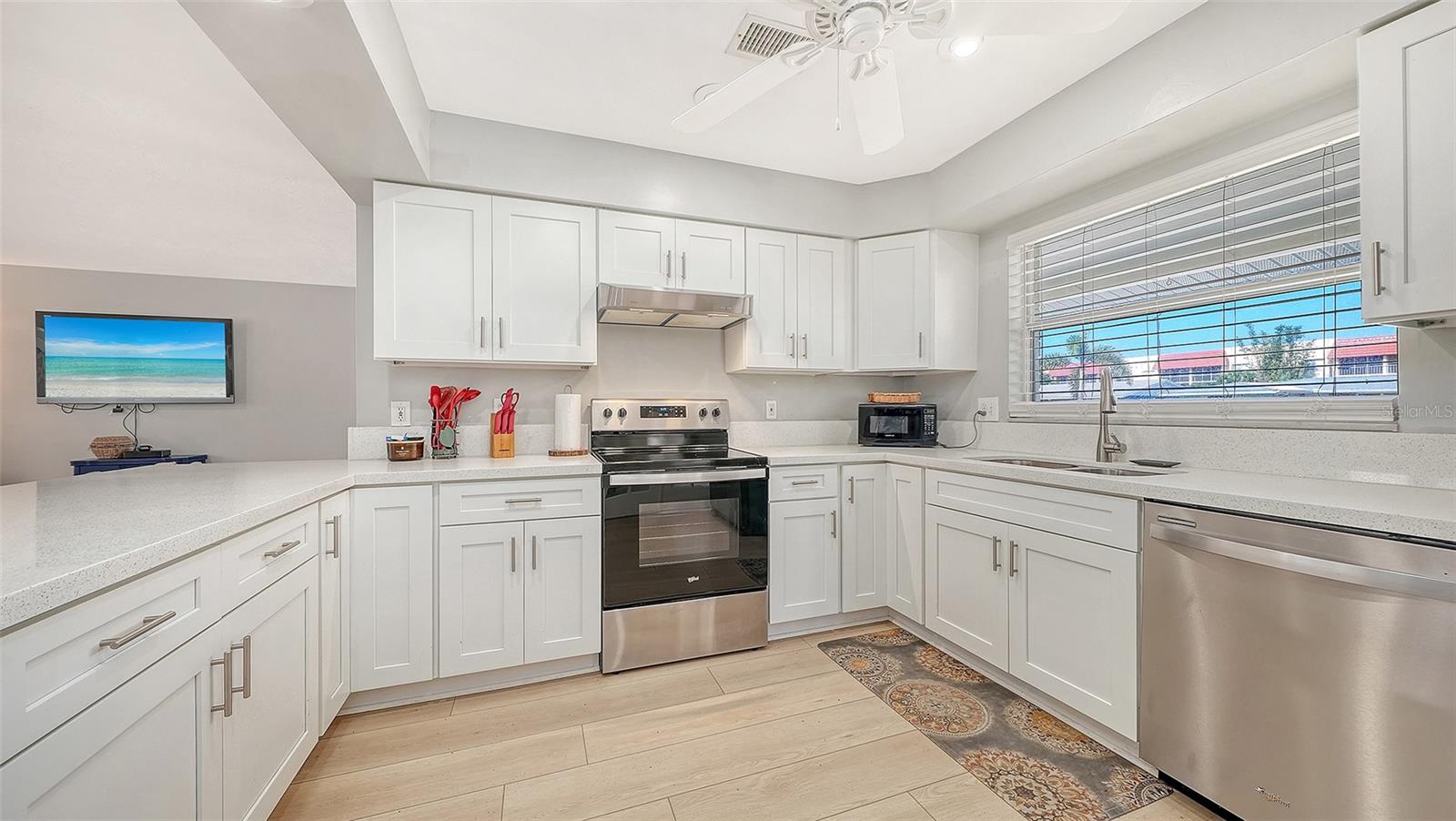 6515 Colonial, Sarasota, FL 34231