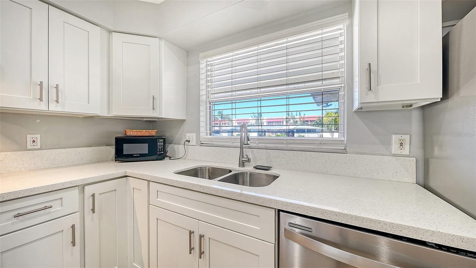 6515 Colonial, Sarasota, FL 34231