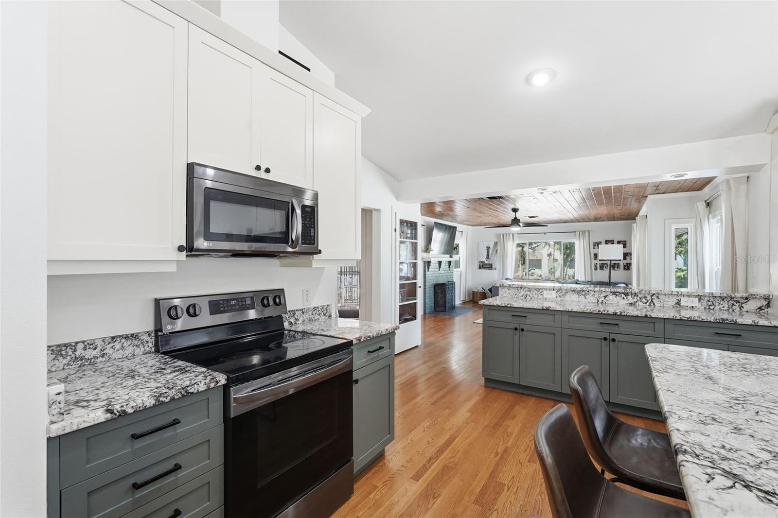 517 Avery, Crystal Beach, FL 34681