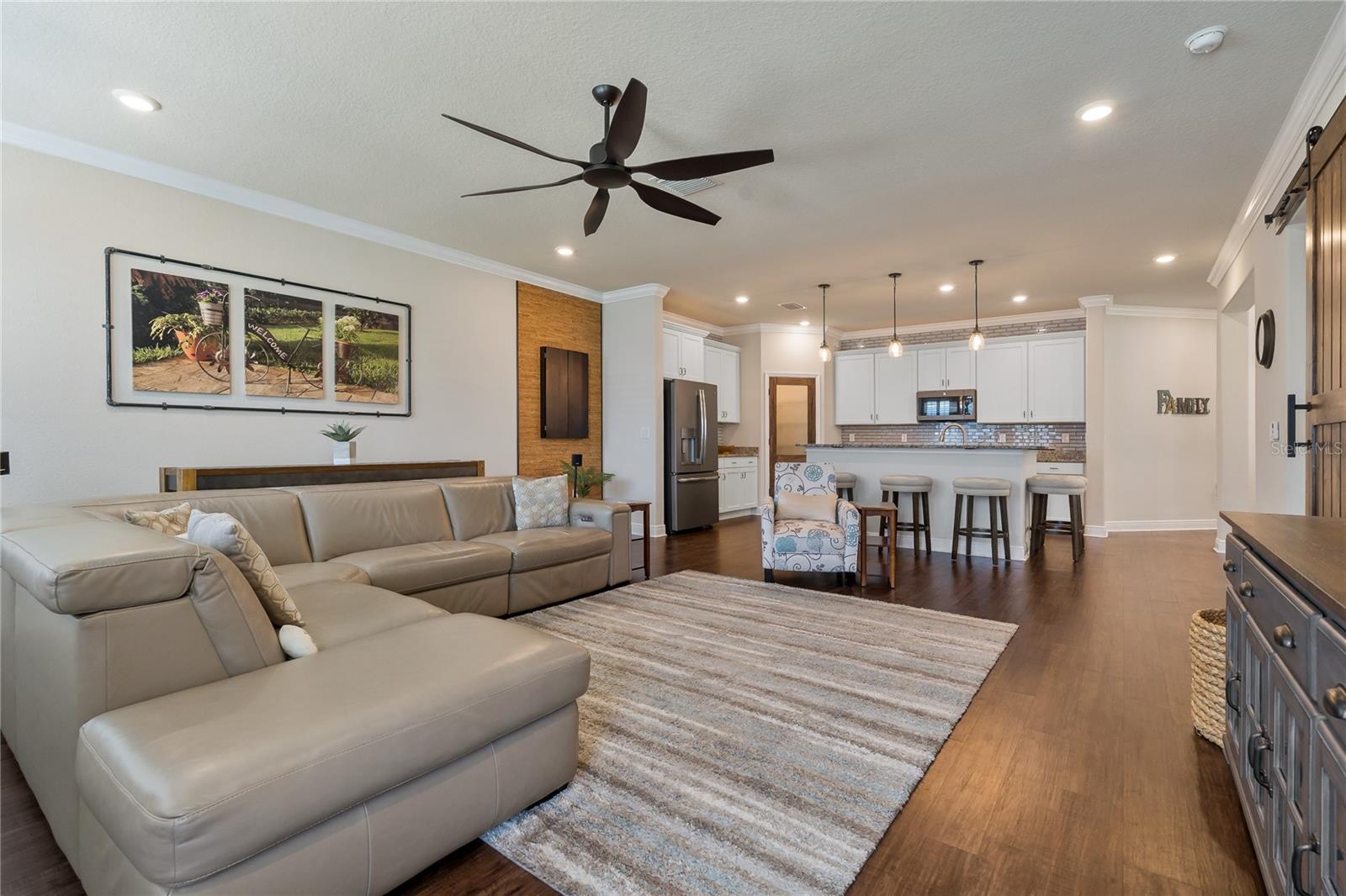 597 Ozona Village, Palm Harbor, FL 34683