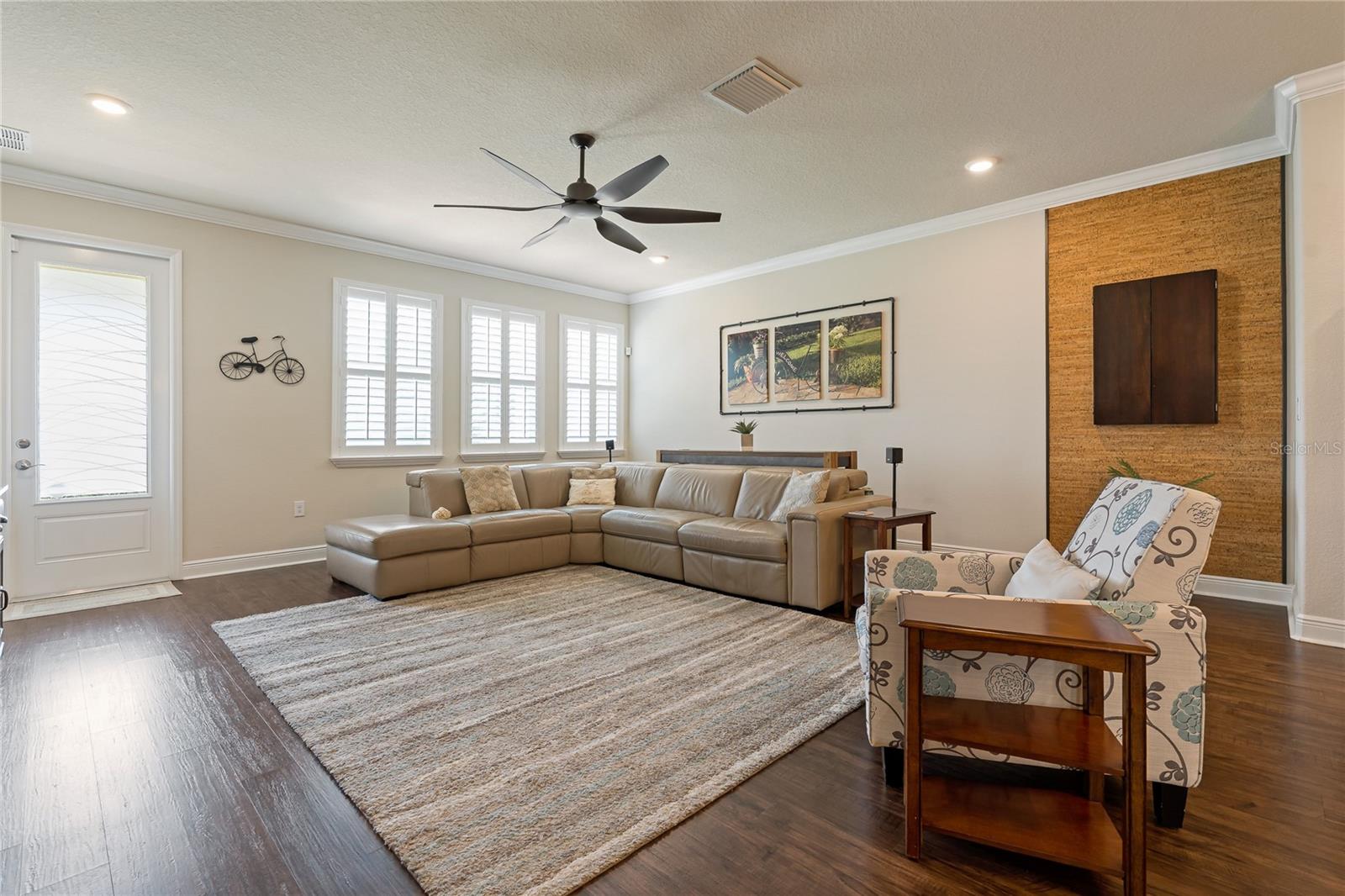 597 Ozona Village, Palm Harbor, FL 34683
