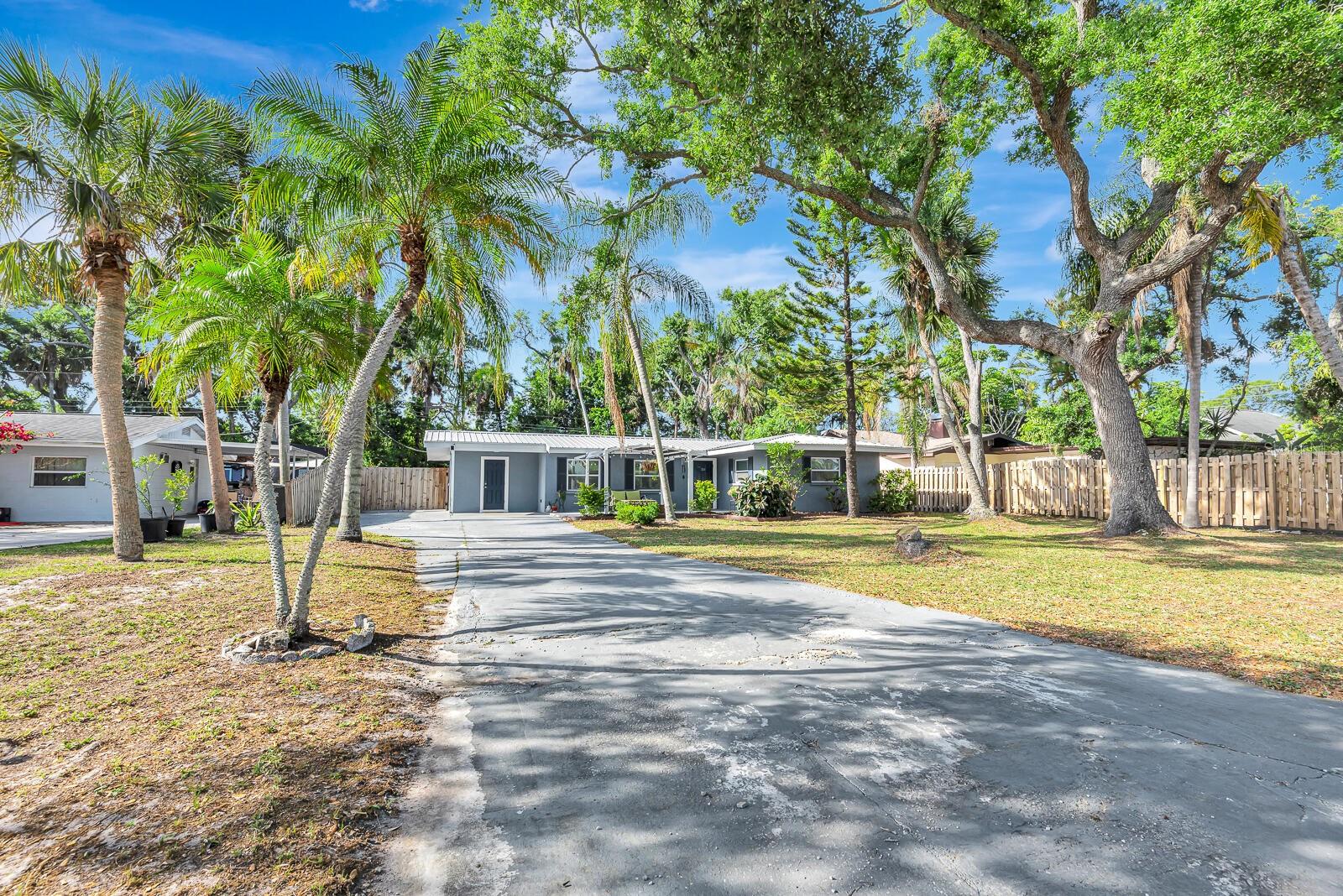 2510 51st Avenue, Bradenton, FL 34207