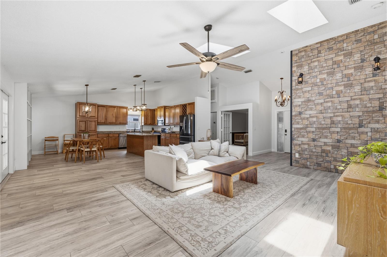 1570 Club, Tarpon Springs, FL 34689