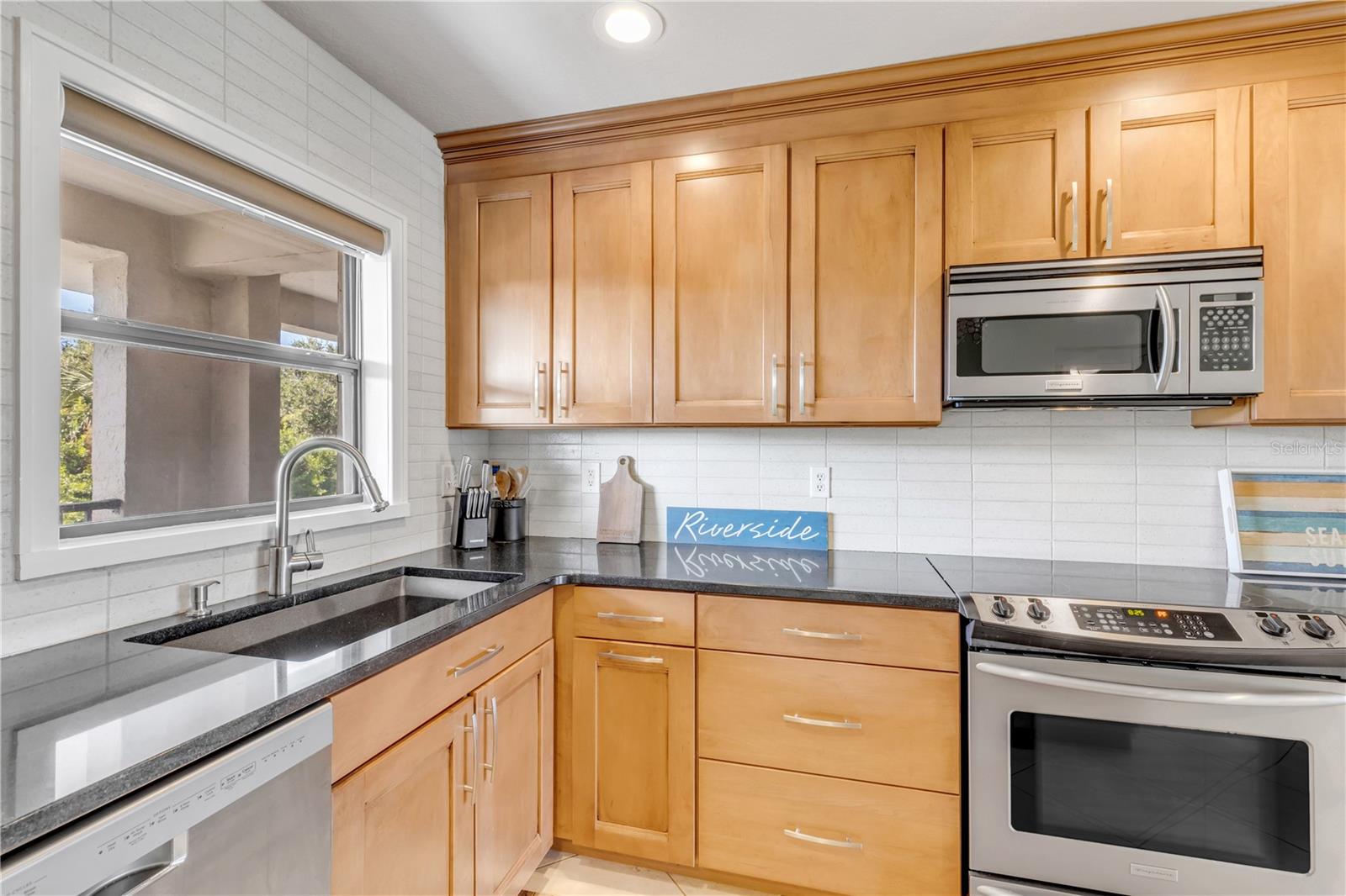 2100 Peninsula Unit 305, New Smyrna Beach, FL 32169