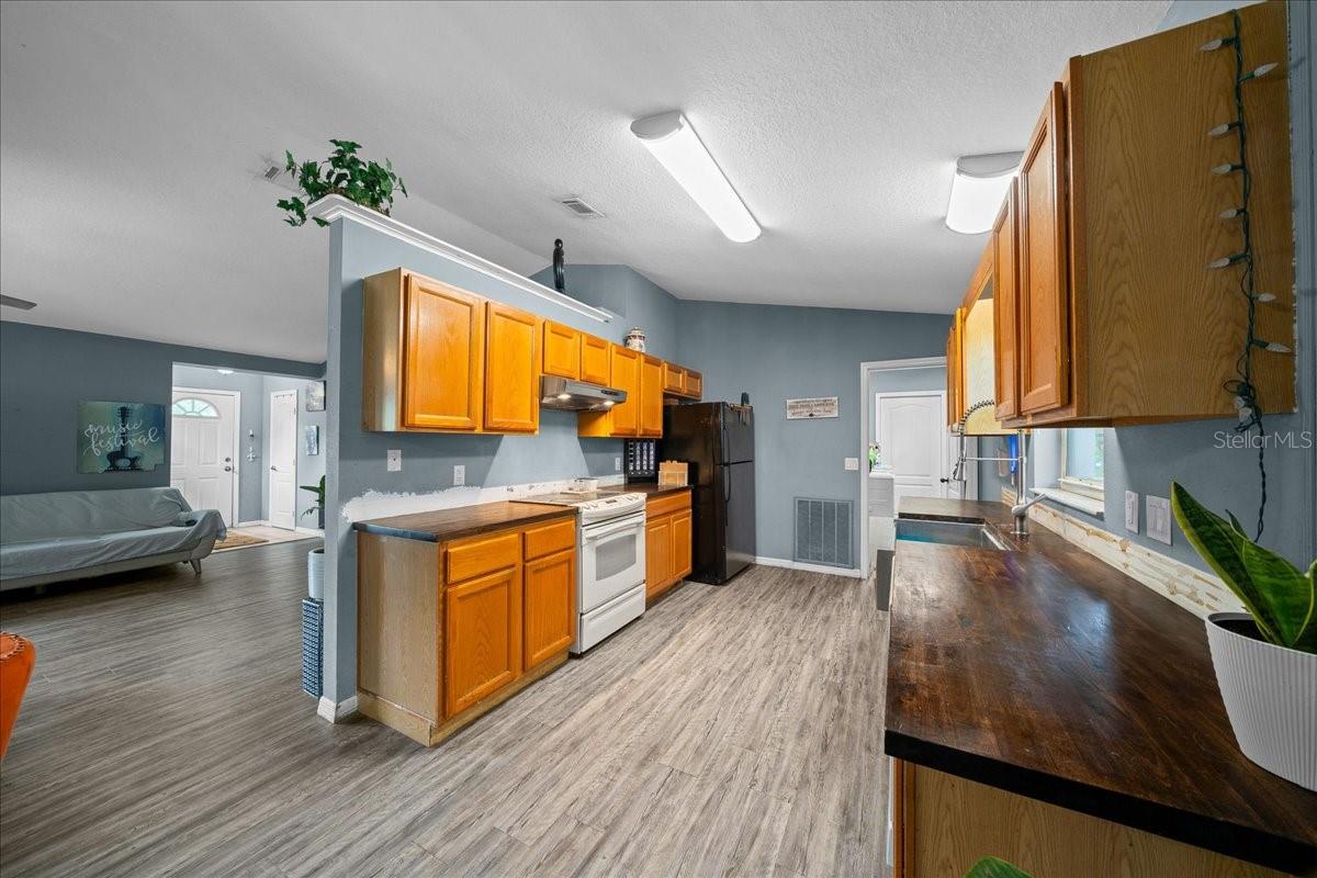 9 Pine Circle, Ocala, FL 34472