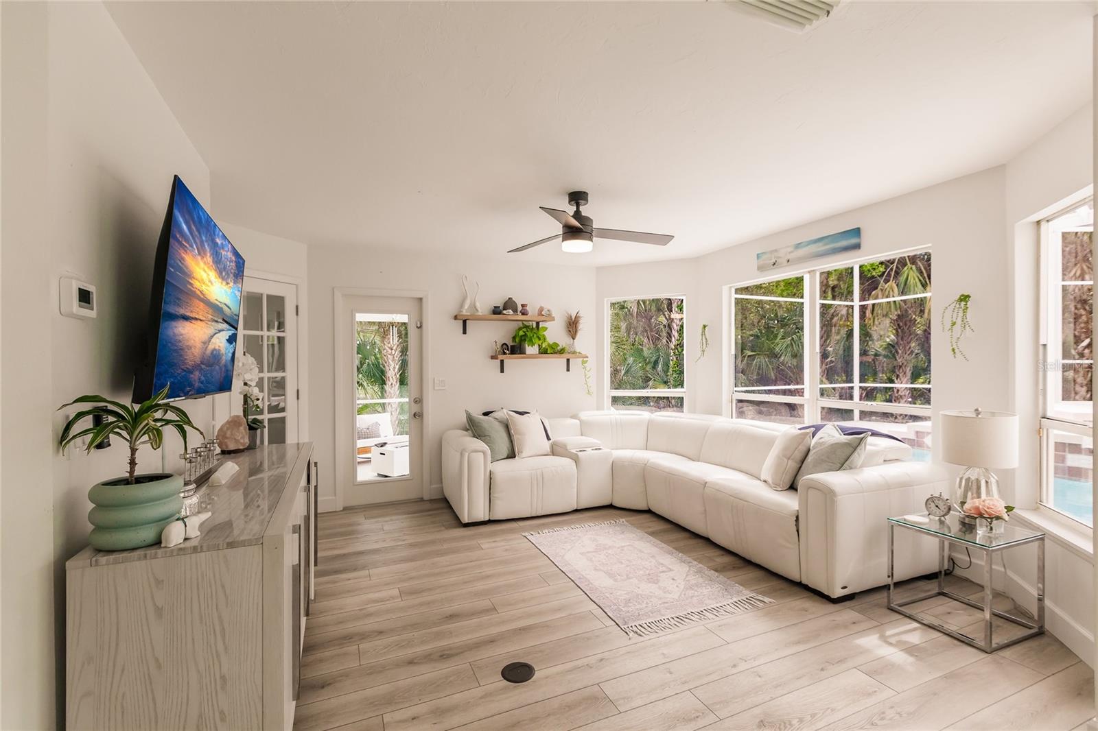 1587 Firethorne Lakes, Sarasota, FL 34240
