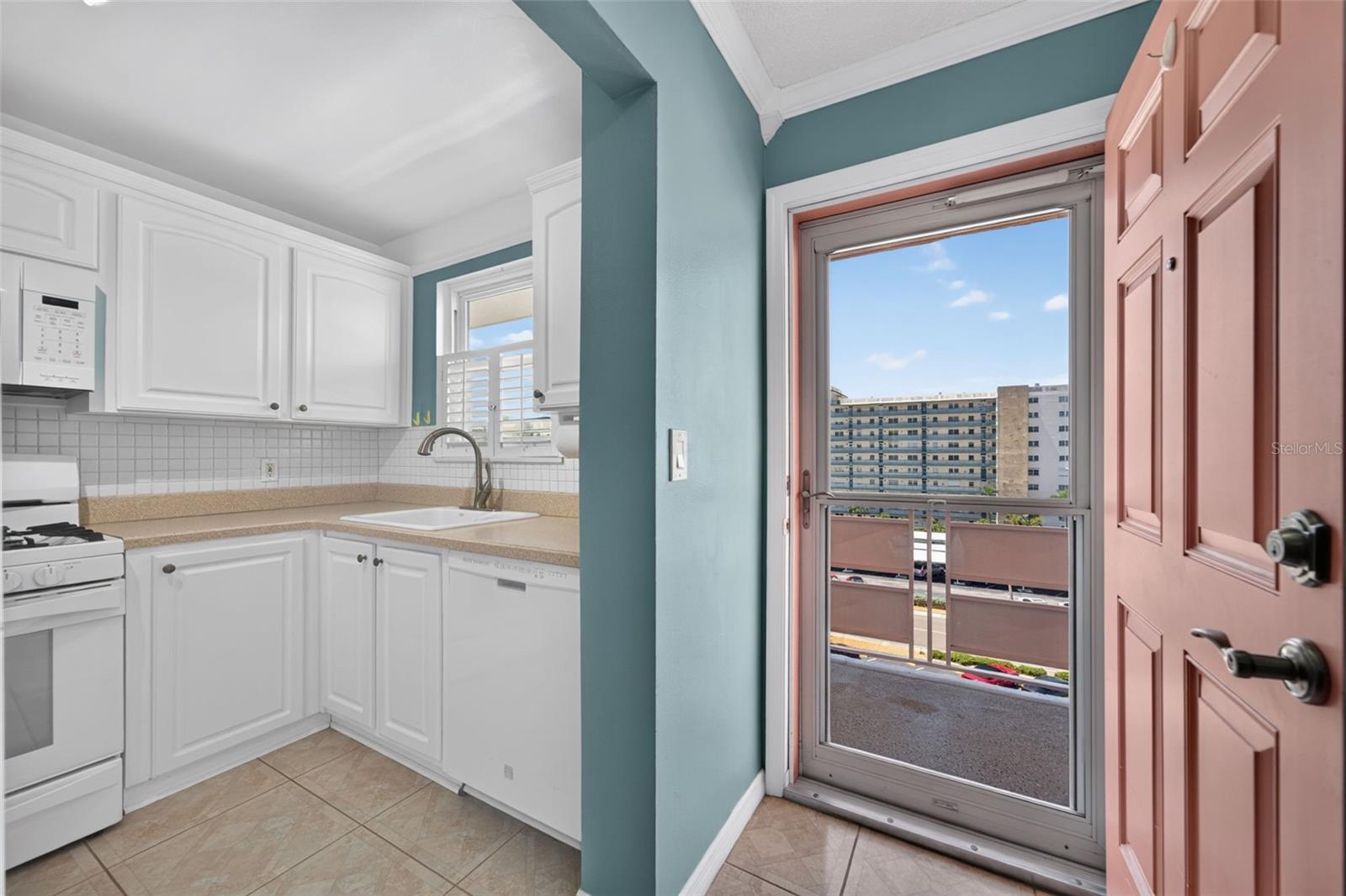 6025 Shore Unit 602, Gulfport, FL 33707