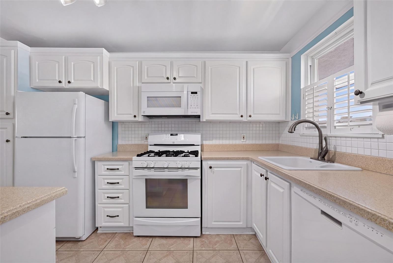 6025 Shore Unit 602, Gulfport, FL 33707