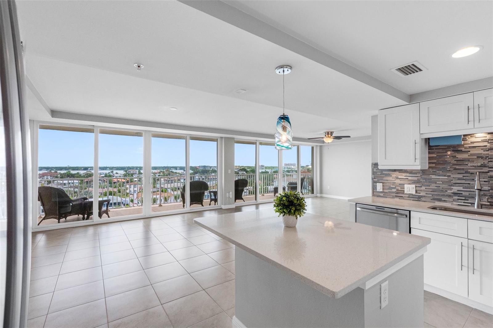 223 Island Unit 7f, Clearwater Beach, FL 33767