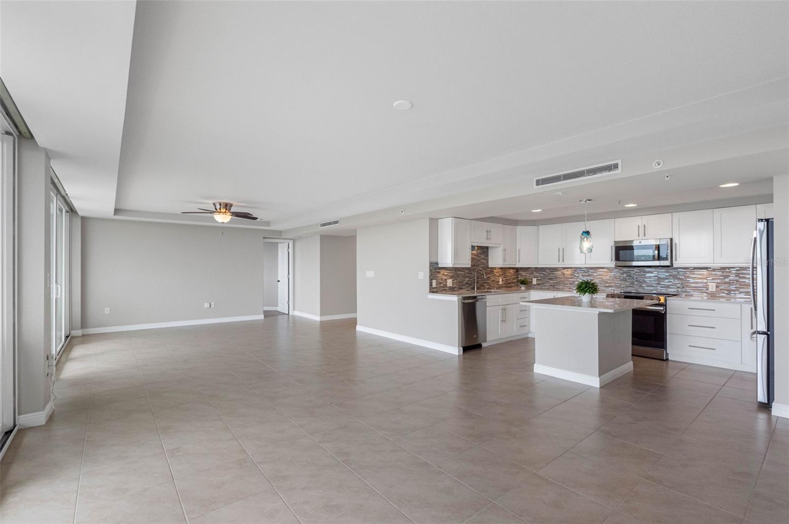 223 Island Unit 7f, Clearwater Beach, FL 33767