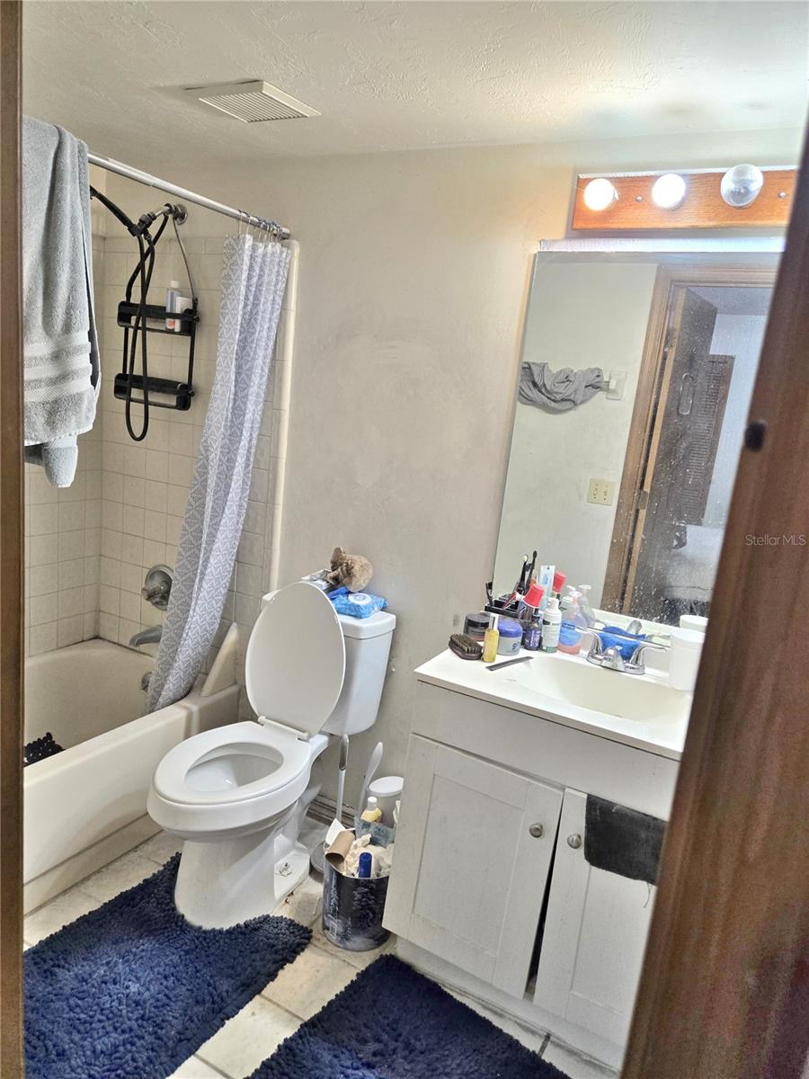 5727 10th, Gainesville, FL 32607