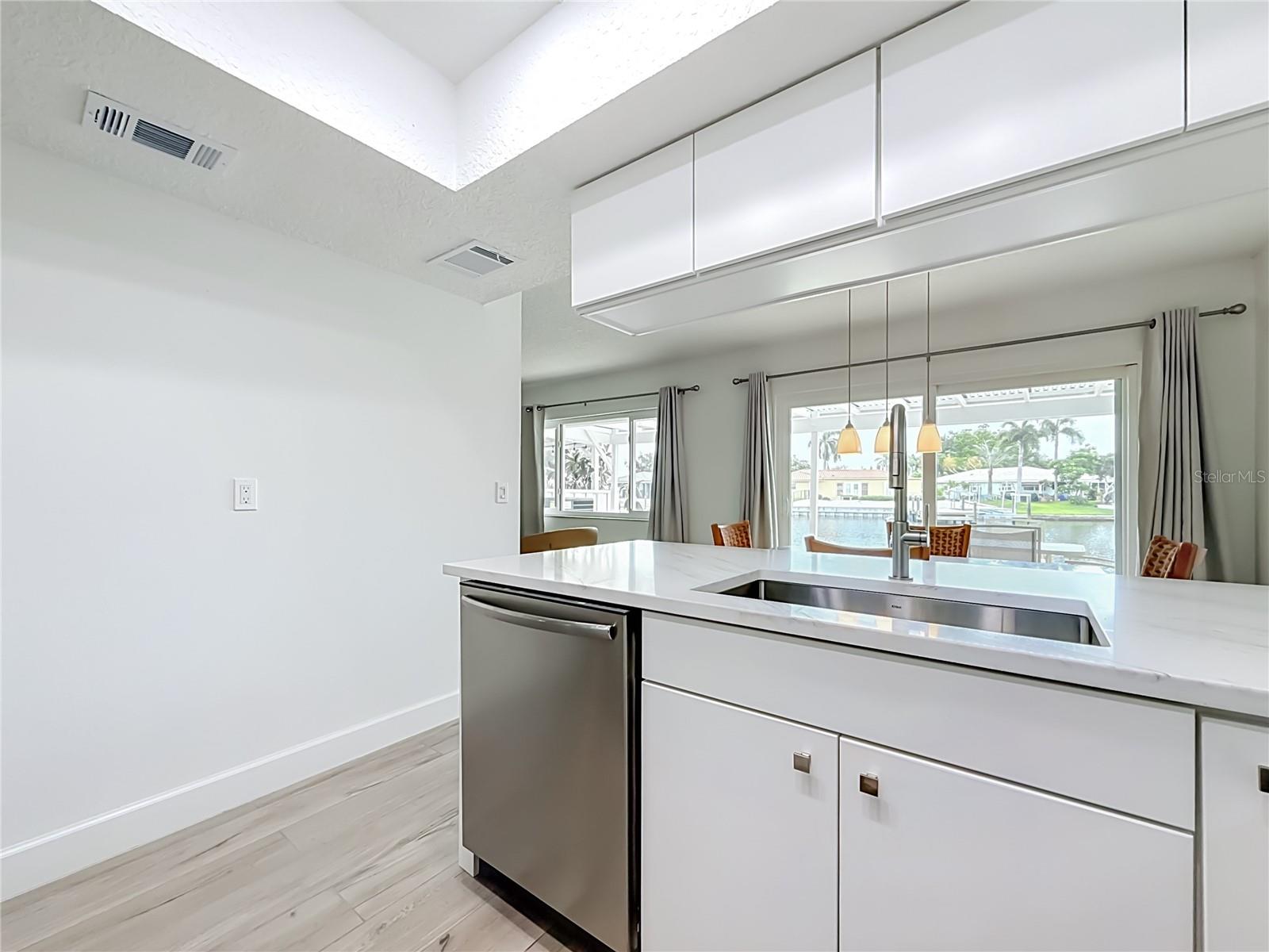 6537 Cape Hatteras Unit 2, St Petersburg, FL 33702
