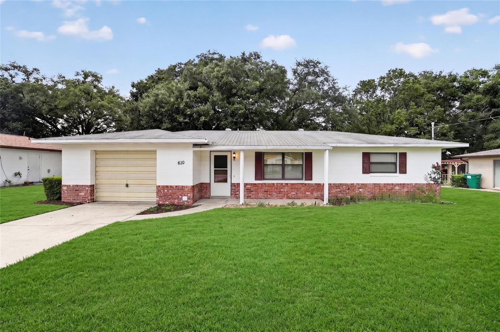610 Fourth, Lady Lake, FL 32159