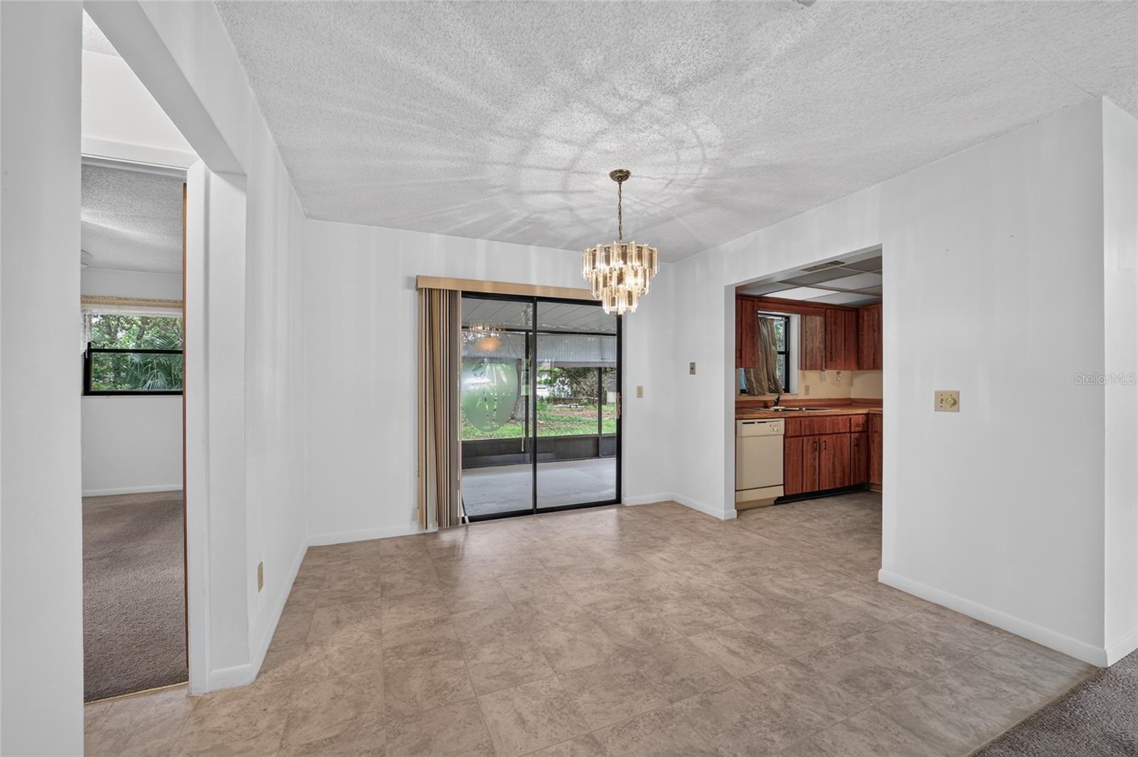 610 Fourth, Lady Lake, FL 32159
