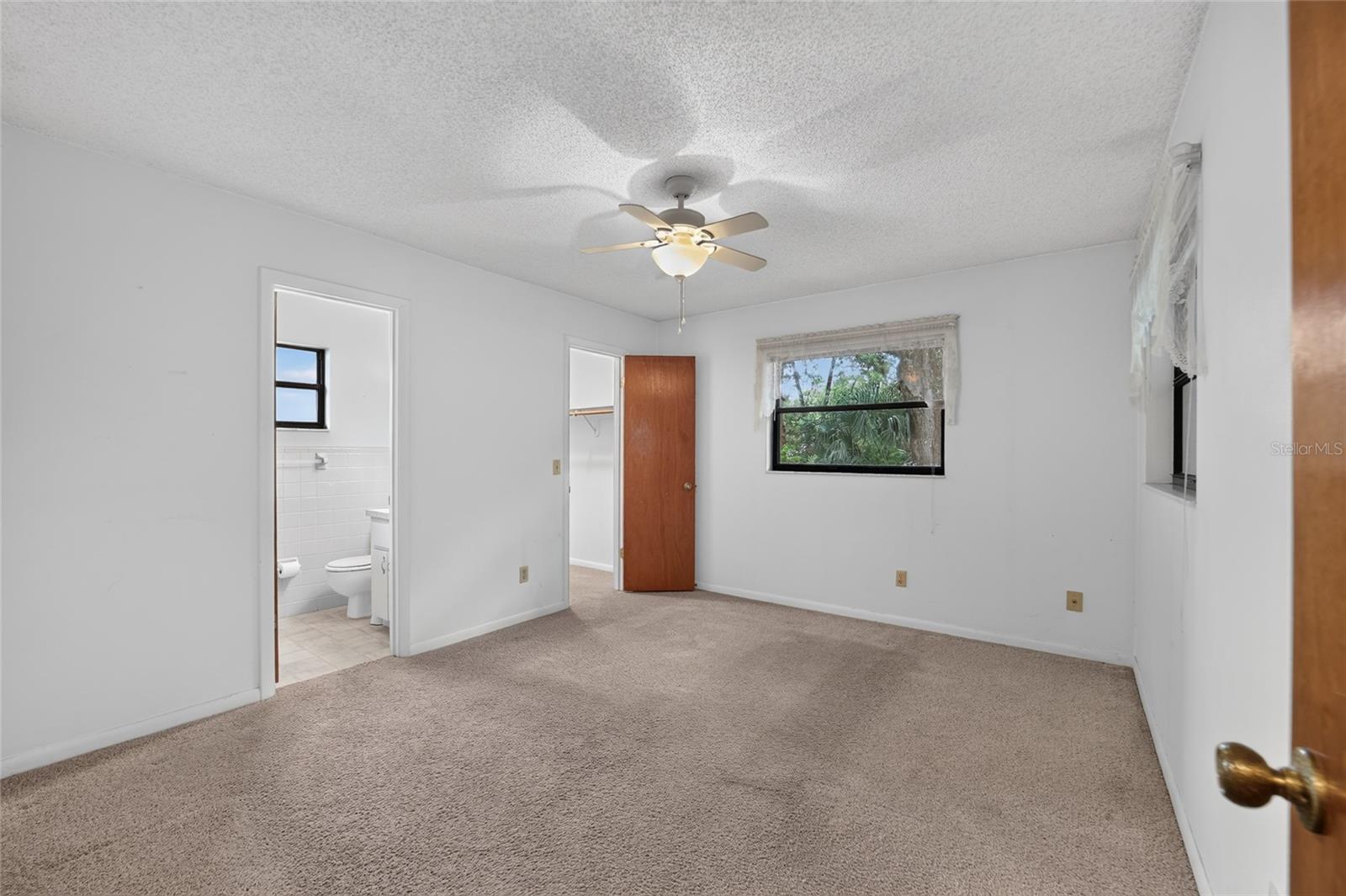 610 Fourth, Lady Lake, FL 32159