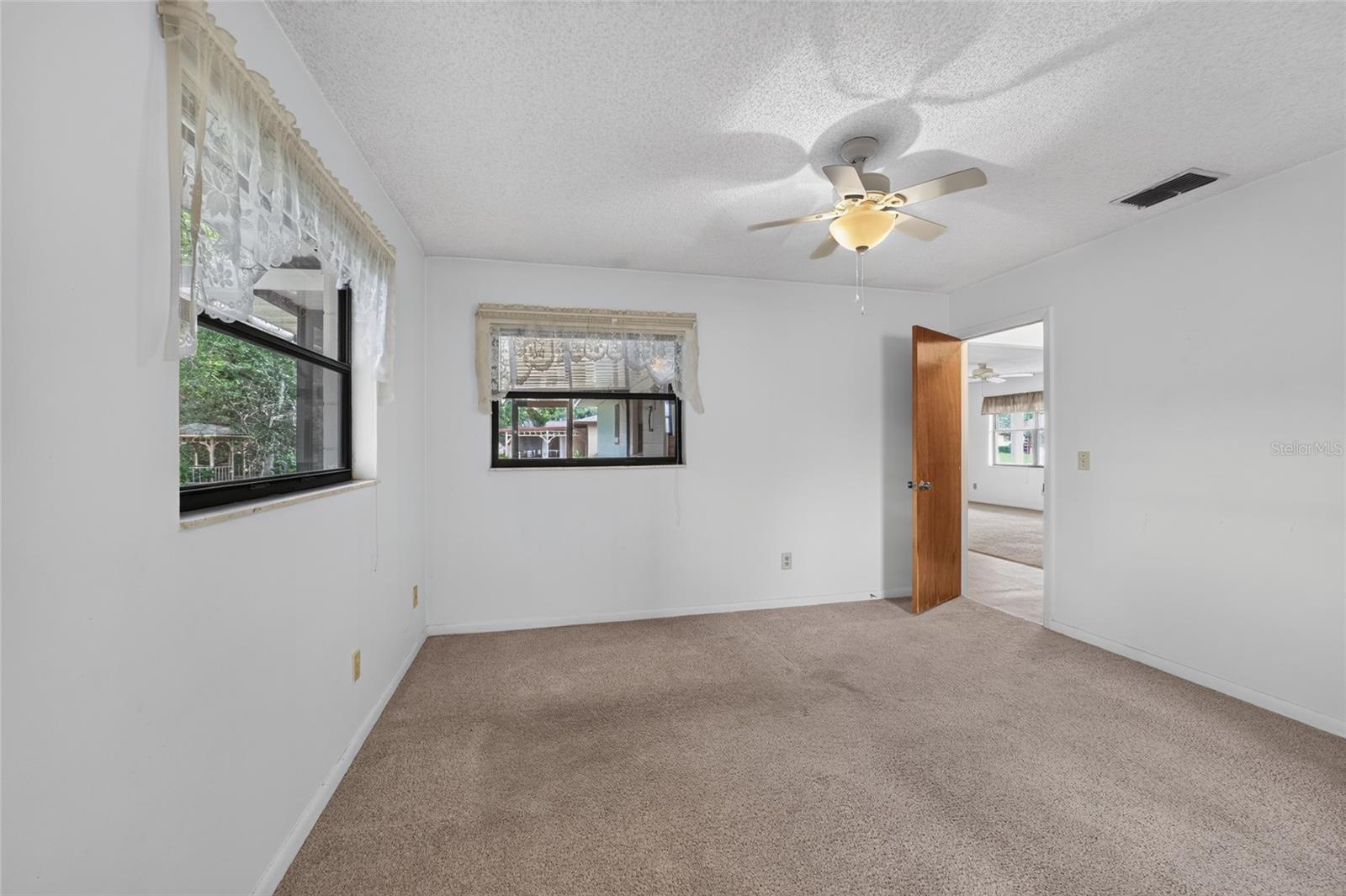 610 Fourth, Lady Lake, FL 32159
