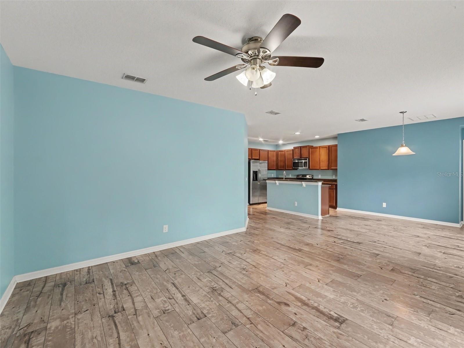 1407 Marsh Meadow Ln, Davenport, FL 33896