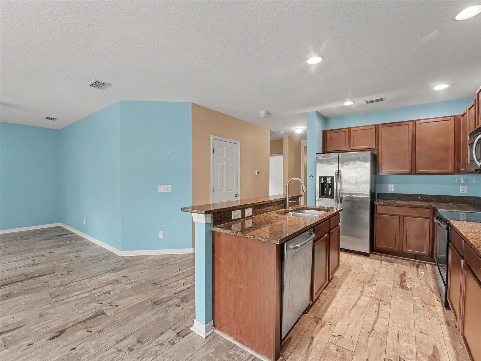 1407 Marsh Meadow Ln, Davenport, FL 33896
