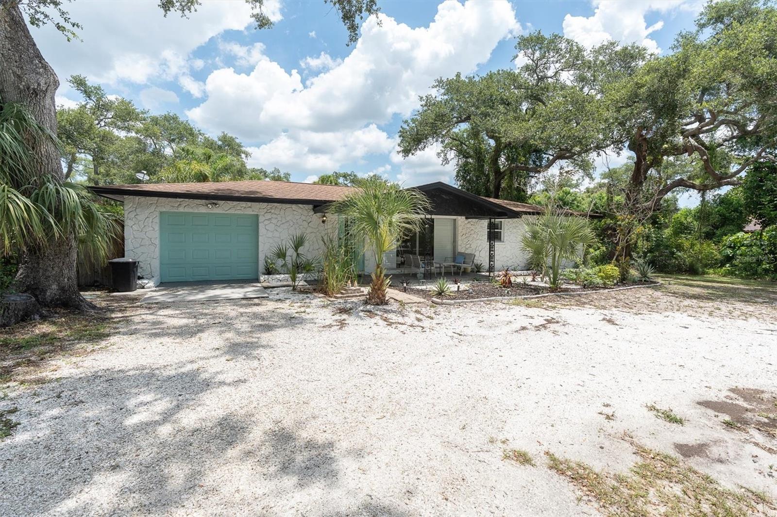 4986 Woodland, St Petersburg, FL 33708