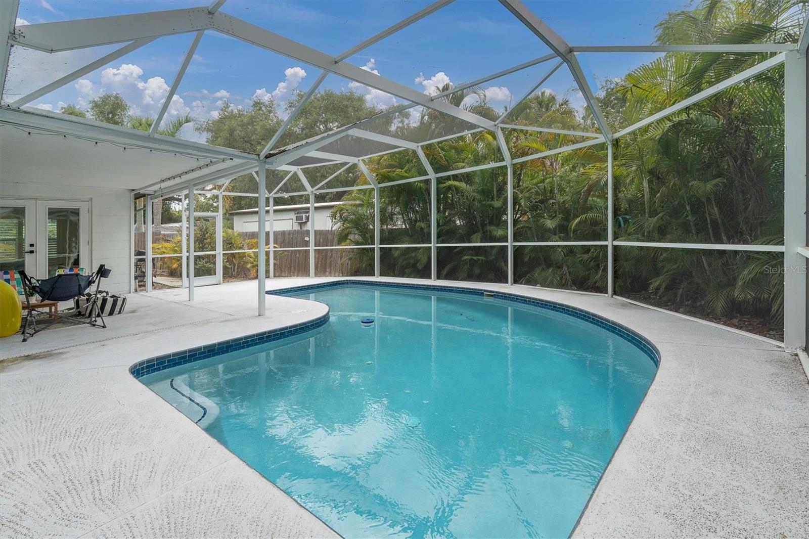 4986 Woodland, St Petersburg, FL 33708