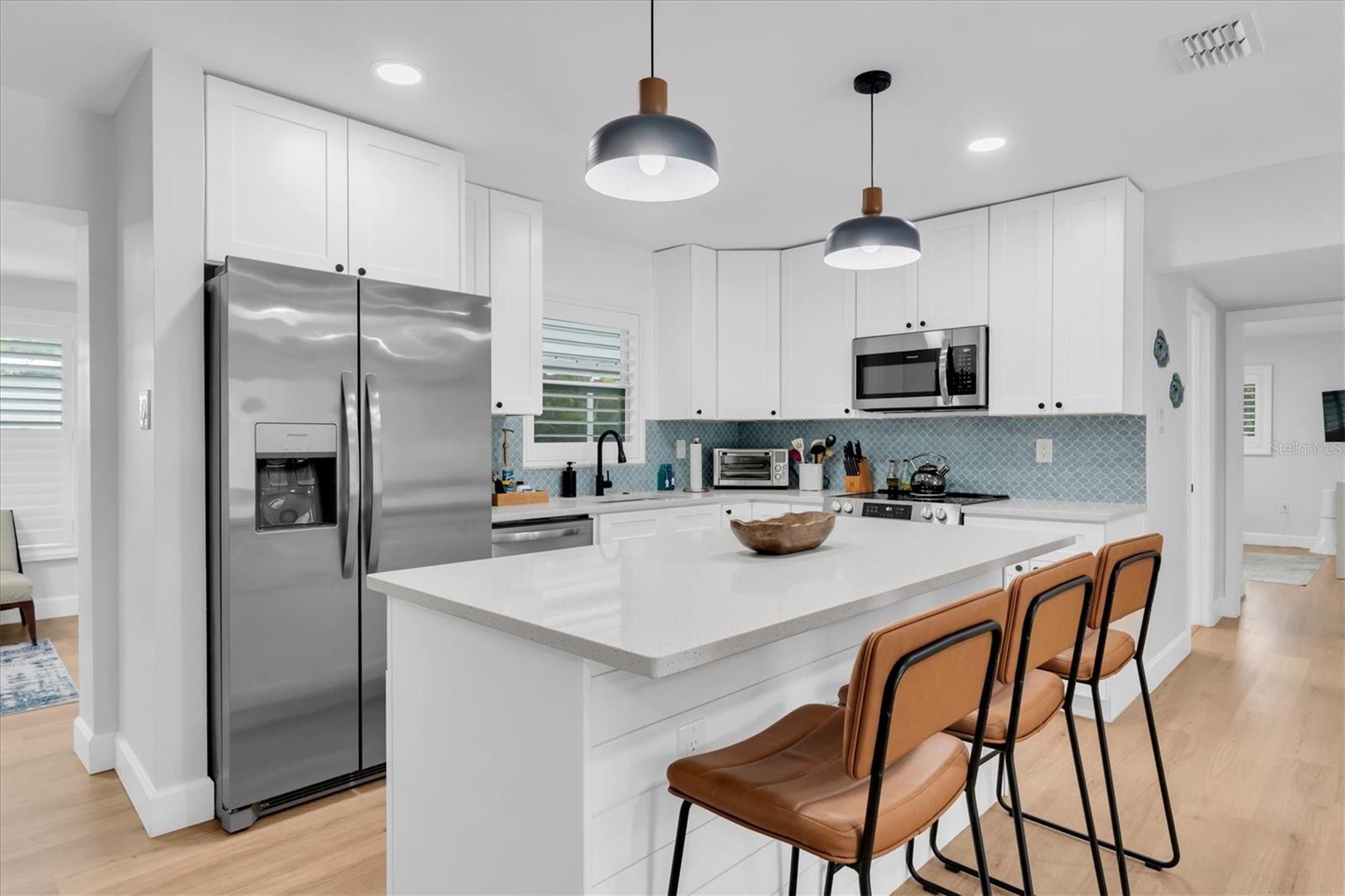 4986 Woodland, St Petersburg, FL 33708