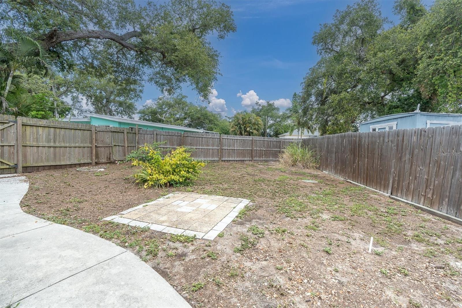 4986 Woodland, St Petersburg, FL 33708