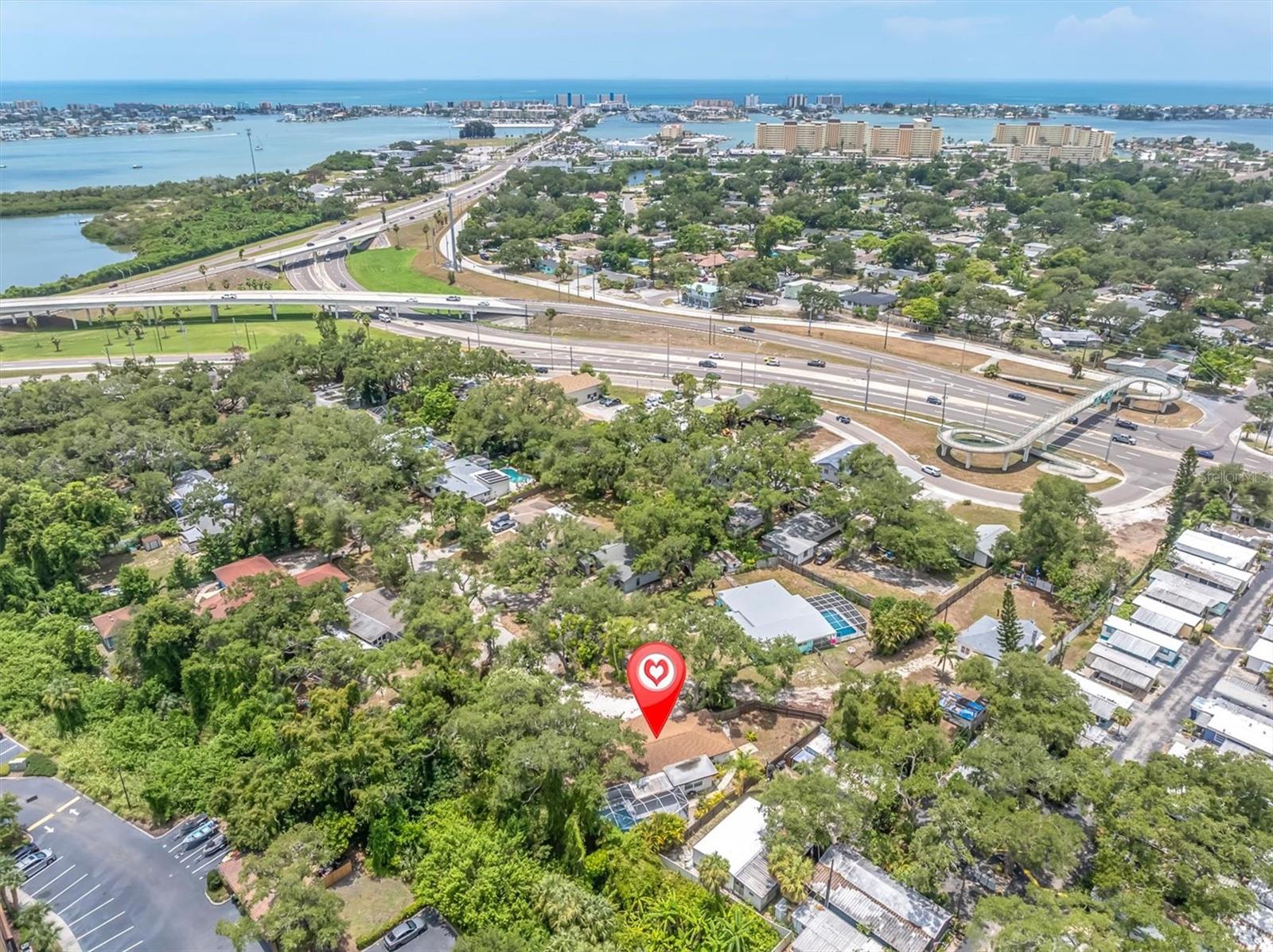 4986 Woodland, St Petersburg, FL 33708