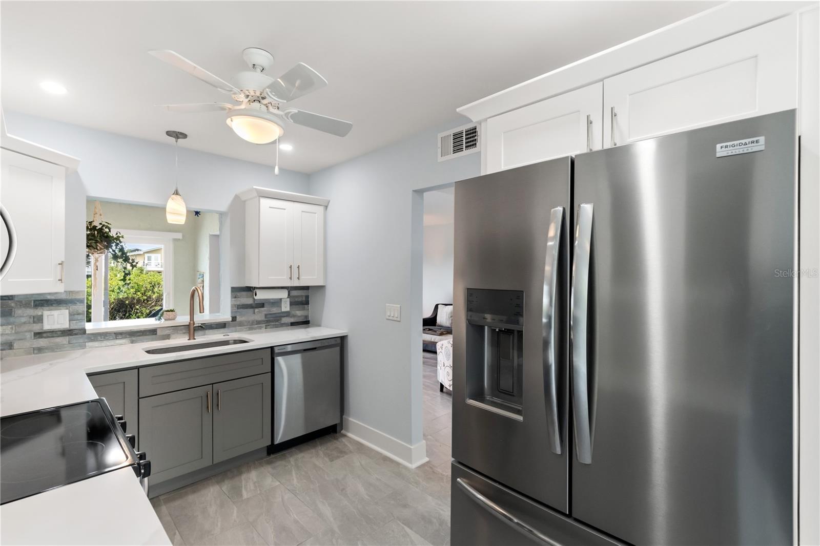 1 Windrush Unit 63, Indian Rocks Beach, FL 33785
